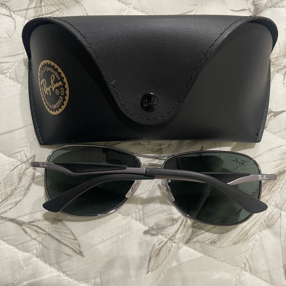 NEW Ray-Ban Silver Sunglasses with Black Case - Picture 3 of 5
